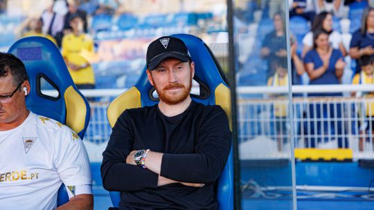 Estoril: Ian Cathro agastado com Tozé Marreco