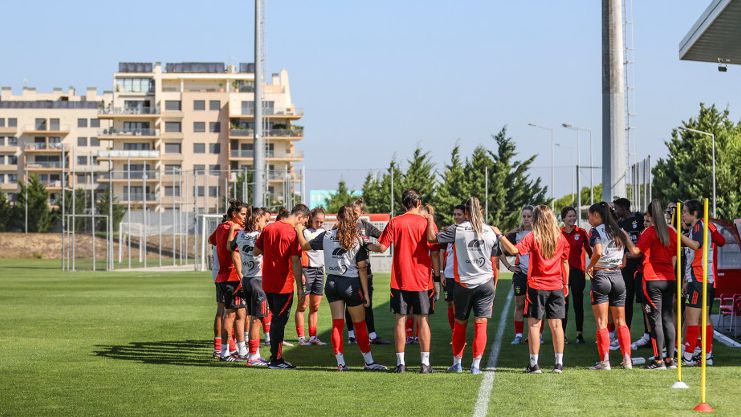 Benfica com desejo de vingar a desilusão europeia no dérbi ante o Sporting