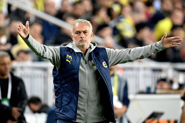 Ex-internacional turco arrasa Mourinho: «Eu fazia melhor»