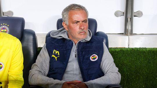 José Mourinho entra a ganhar na Liga Europa