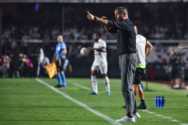 «Não há história sem coragem»: Artur Jorge vibra com passagem às ‘meias’ da Libertadores