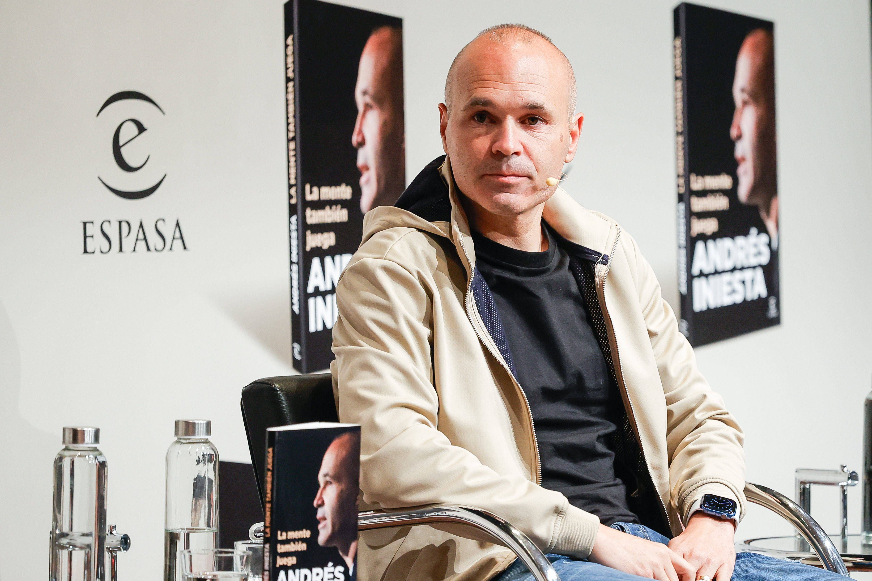 Iniesta - Terminou a carreira e revelou ter o sonho de ser treinador