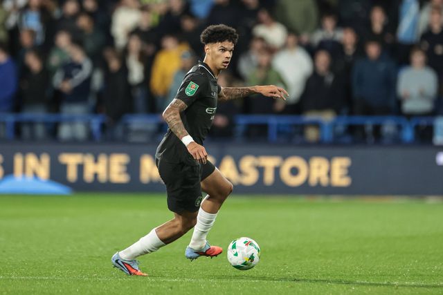 Manchester City renova com titular