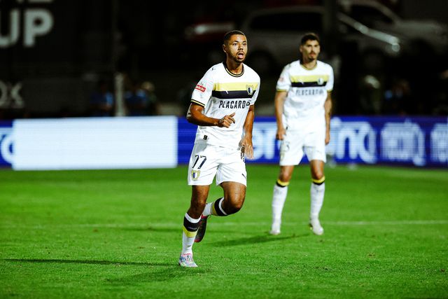 Antigo internacional sub-20 gaulês confiante no regresso aos triunfos - Foto: Famalicão
