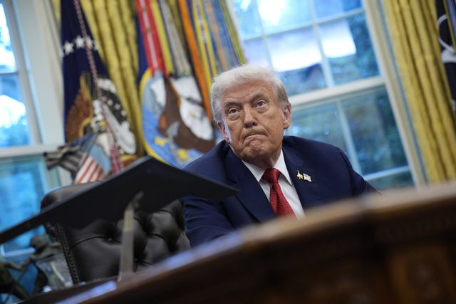 Trump, presidente dos Estados Unidos, durante uma sessão com jornalistas na Sala Oval da Casa Branca