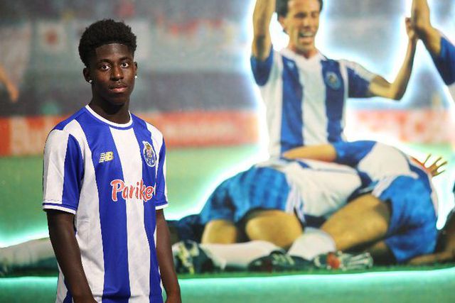 FC Porto assina contrato profissional com jovem promessa