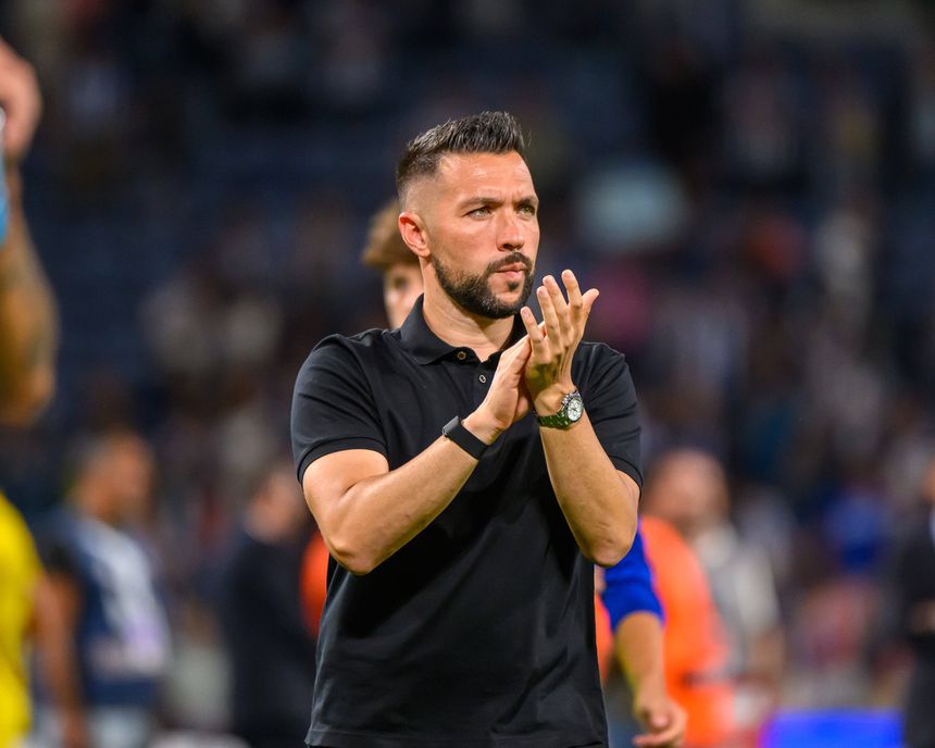 Francesco Farioli, treinador do FC Porto, equipa que tem impressionado neste começo de época