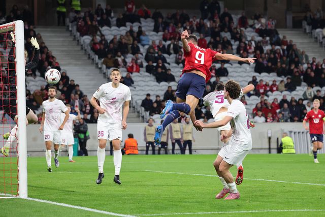 Giroud saltou do banco para fazer o 2-1 para o Lille frente ao Brann