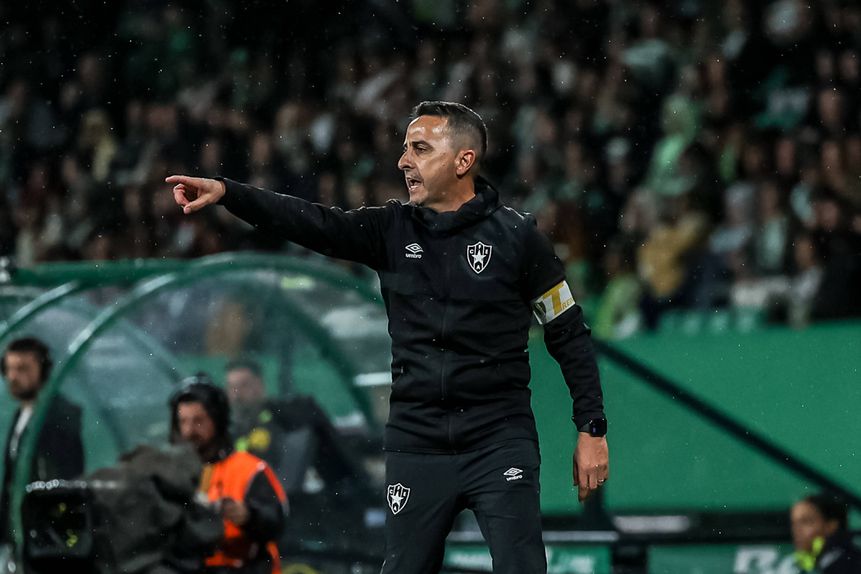 Luís Silva, treinador adjunto do Estrela da Amadora