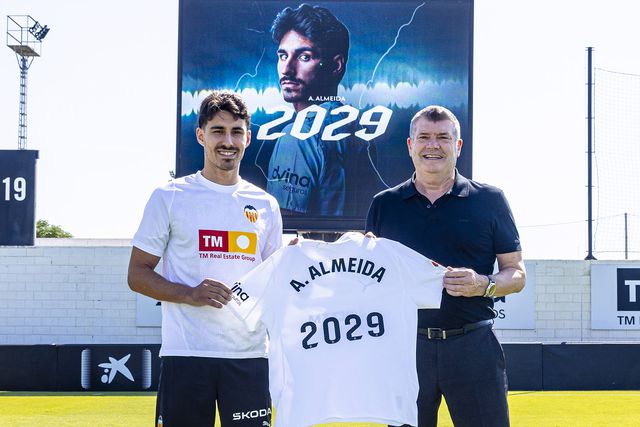 André Almeida renova até 2029 - Foto: Valência