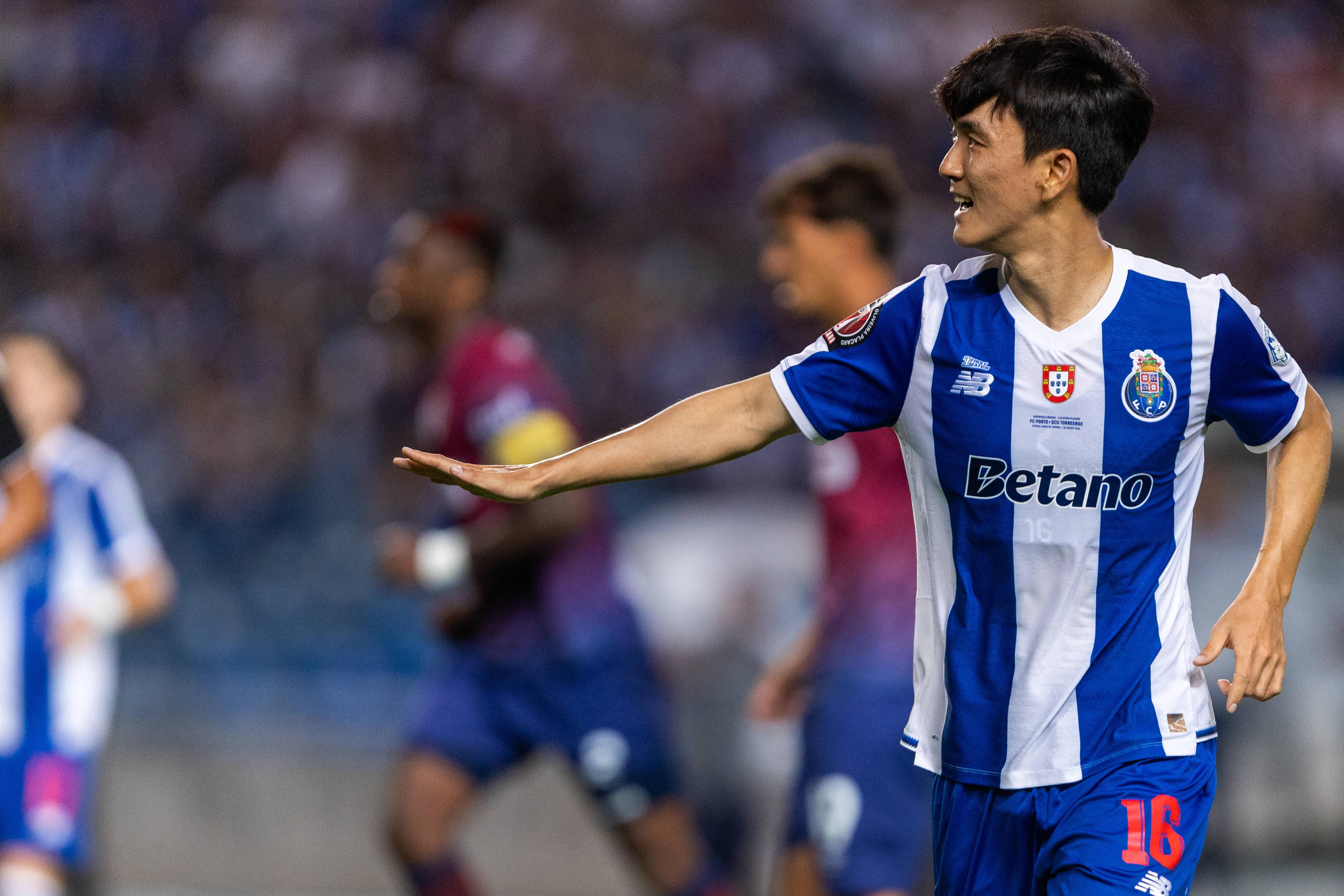 INBEOM HWANG - Poupado contra o Equador, o médio sul-coreano tem ainda compromissos com o Uruguai, amanhã, Venezuela, sexta-feira, e Uzbequistão, a 6 de outubro.