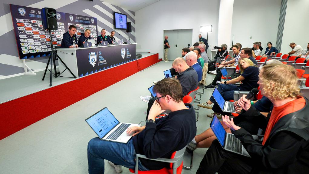 Conferência da Irlanda antes do jogo com Israel