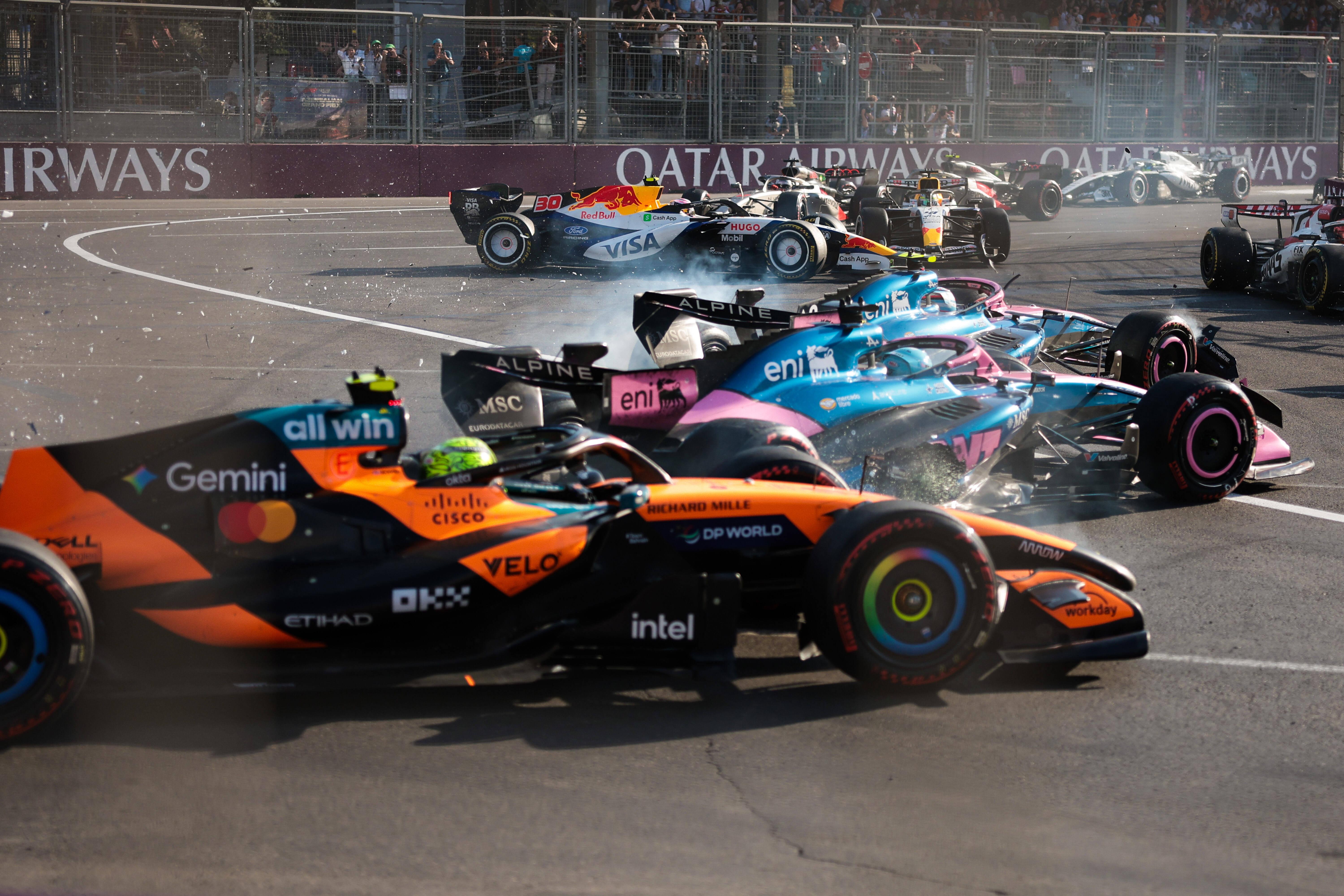Franco Colapinto falhou a travagem e abalroou Pierre Gasly e Lando Norris