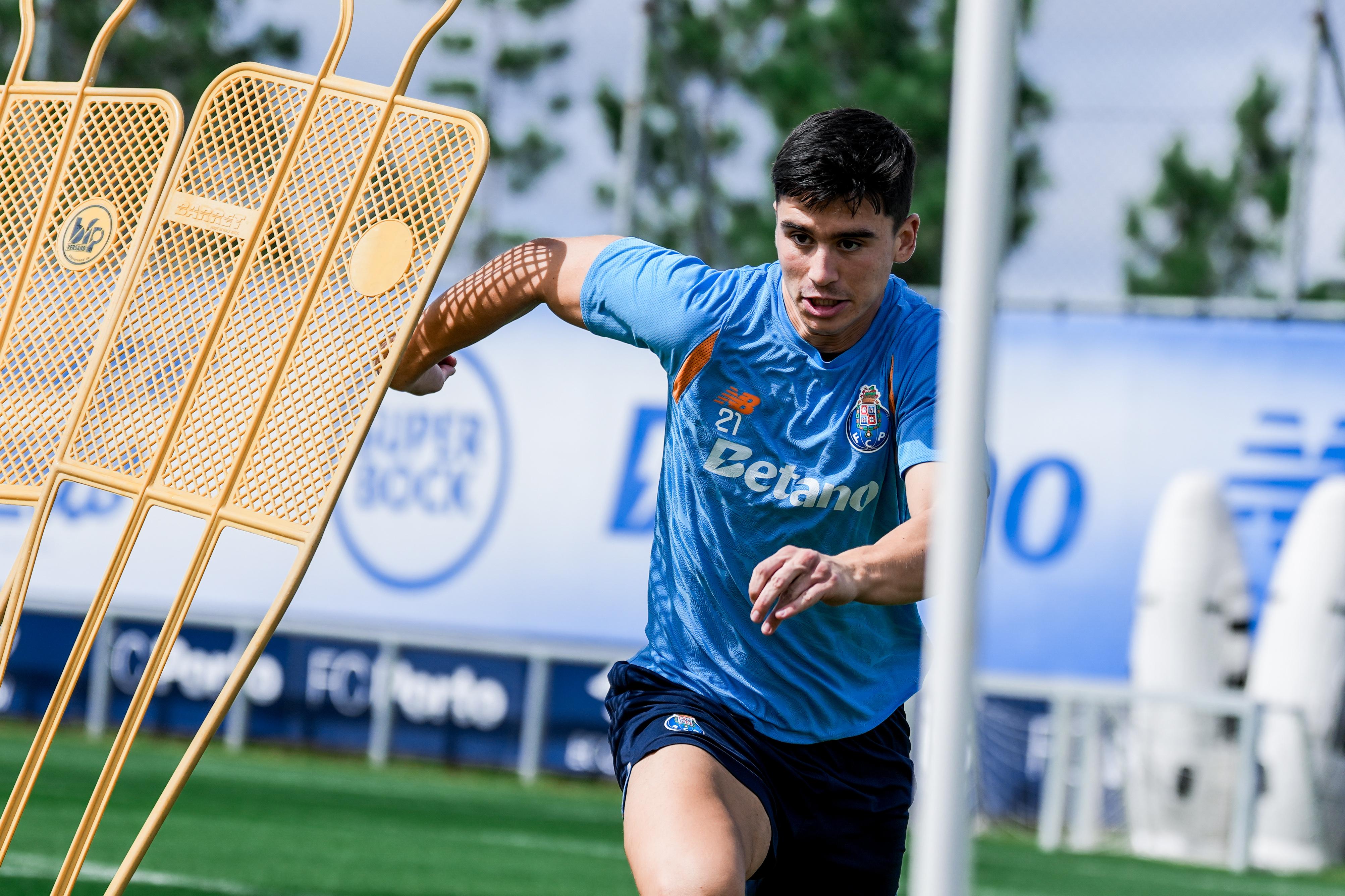 DOMINIK PRPIC — Defrontou ontem a Hungria, pelos sub-21 croatas. Tem mais dois jogos: Ucrânia, sexta-feira, e Lituânia, dia 6 de outubro.
