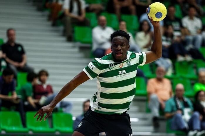 Mamadou Gassama, jogador de andebol do Sporting (SCP)