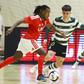 Pany Varela num lance com Rúben Teixeira - Foto: SL Benfica