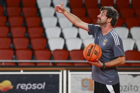 Ricardo Vasconcelos deixou a Seleção nacional feminina para treinar o Benfoca - Foto: Benfica
