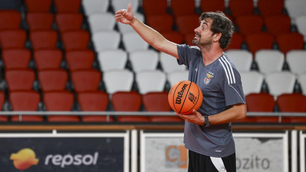 Ricardo Vasconcelos deixou a Seleção nacional feminina para treinar o Benfoca - Foto: Benfica