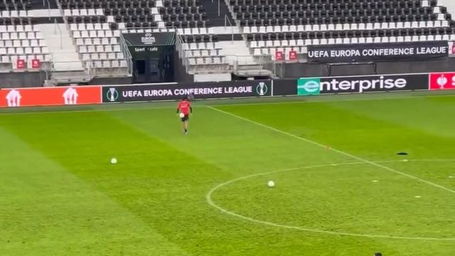 Dois portugueses a divertirem-se (com classe) no treino do AZ