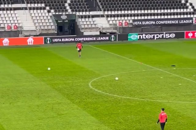 Dois portugueses a divertirem-se (com classe) no treino do AZ