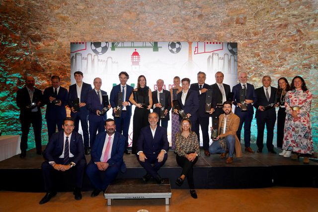 Três grandes juntos pelo mesmo prémio e Diogo Ribeiro fez de…Rui Costa