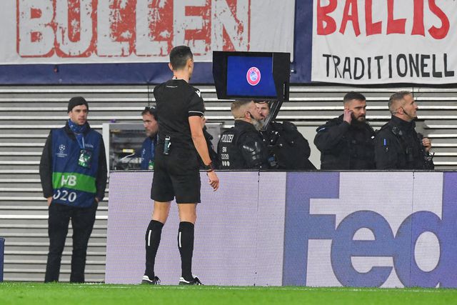 Conversas entre árbitros e VAR serão divulgadas em Espanha