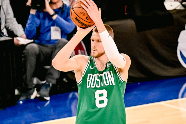 NBA: Neemias Queta não foi utilizado no arranque vitorioso dos Celtics