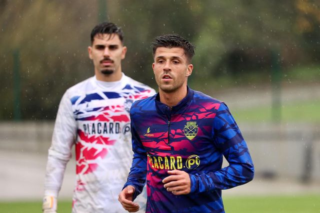 Chaves: Héctor Hernández trabalhou com o restante grupo e deve manter-se no onze