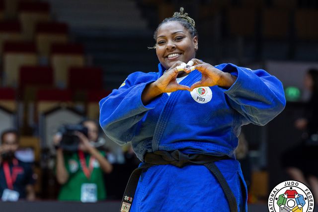 Rochele: «Canto o hino bem alto e cheia de orgulho»