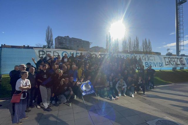 A caminho de Graz, adeptos da Atalanta fazem paragem especial para rever ídolo