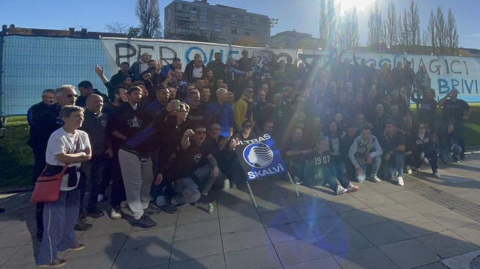 A caminho de Graz, adeptos da Atalanta fazem paragem especial para rever ídolo