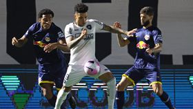 Artur Jorge derrota Pedro Caixinha e aumenta vantagem na liderança do Brasileirão