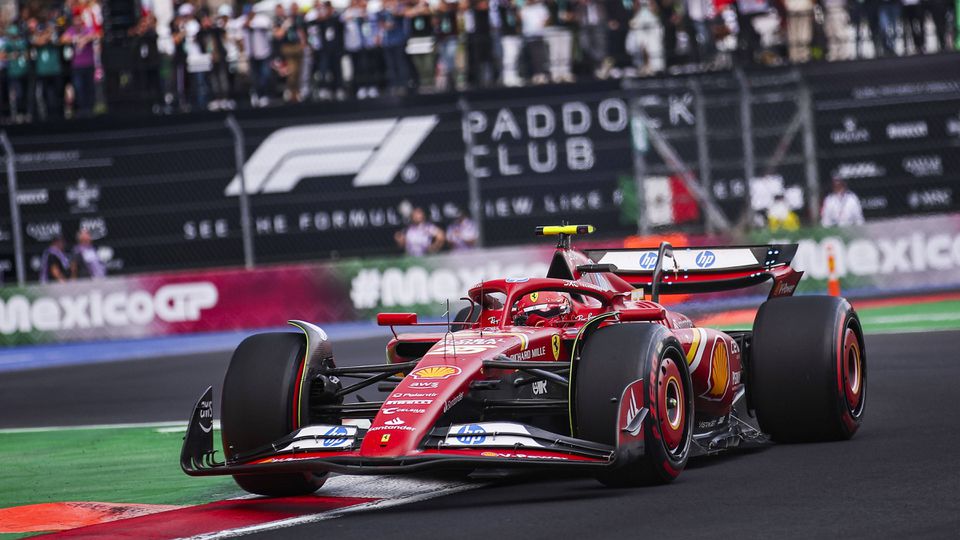 Carlos Sainz em ação na qualificação para o GP do México