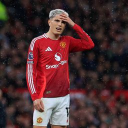 Alejandro Garnacho durante um jogo do Man. United com o Leicester