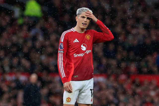 Alejandro Garnacho durante um jogo do Man. United com o Leicester