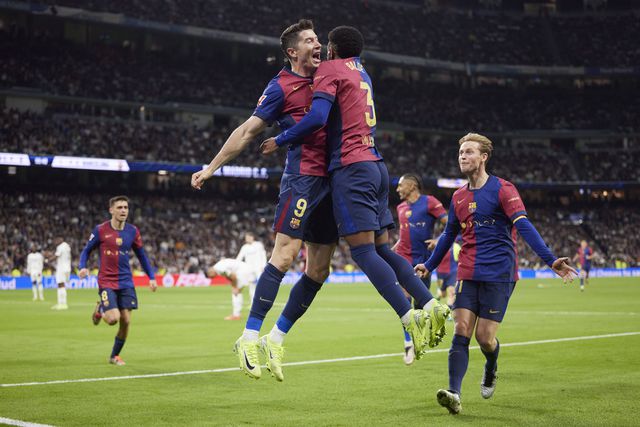 Barcelona provoca o caos em Madrid com goleada na segunda parte