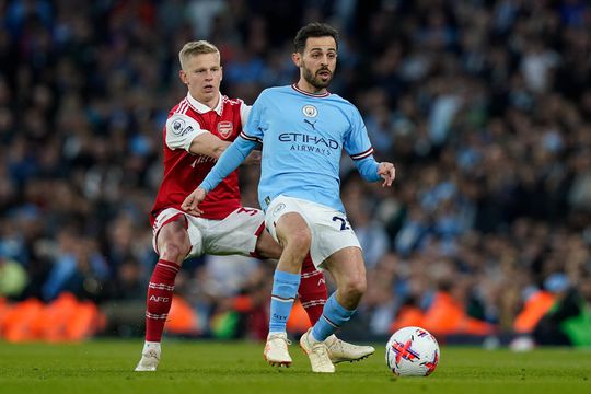 Zinchenko lembra troca de mensagens com Bernardo Silva: «Doku partiu-se a rir»