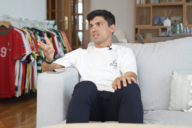 «Estávamos a jantar, passou um rocket, foi o último, para a despedida»