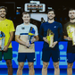 Francisco Cabral (esq) e Lucas Miedler posam com os vencedores na Áustria. Foto ErsteBankOpen