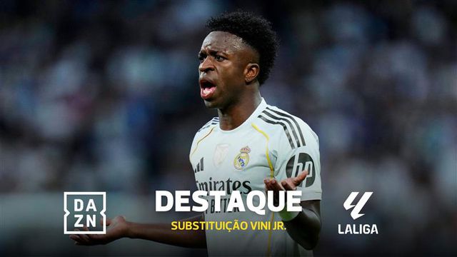 Vinícius Júnior perde a cabeça ao ser substituído no El Clásico