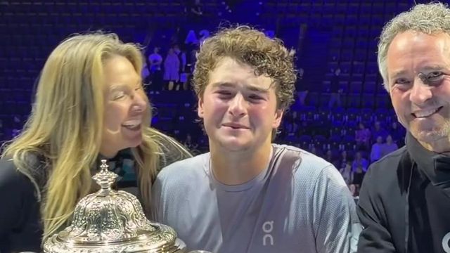 João Fonseca ganha o maior título da carreira... e a mãe embaraça-o