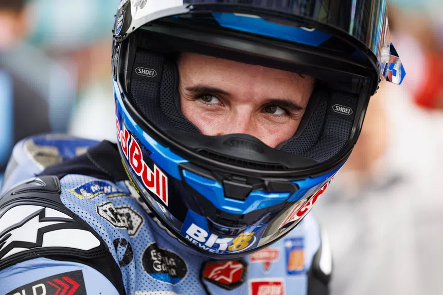 Márquez ataca e vence! Sepang ao rubro!