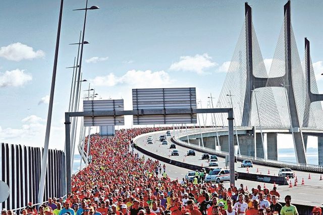 Mais de 10 mil pessoas correram hoje a meia maratona de Lisboa. Foto EDP Maratona de Lisboa