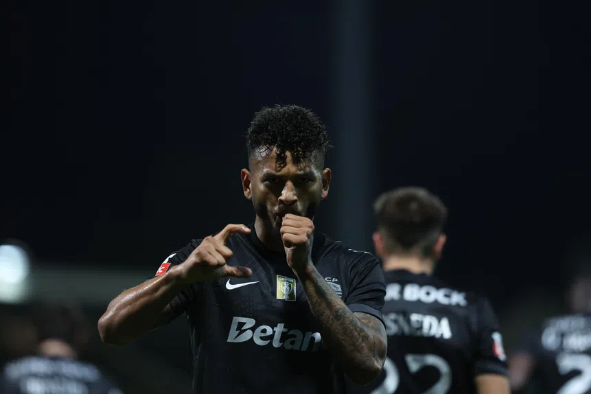 Suárez ataca! Tondela cai no ringue