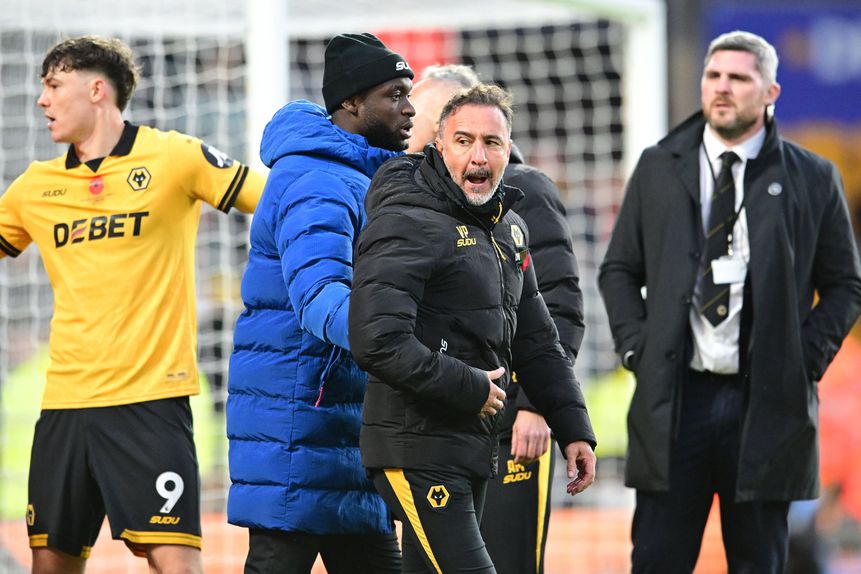 Vítor Pereira zangado após nova derrota do Wolverhampton (IMAGO)