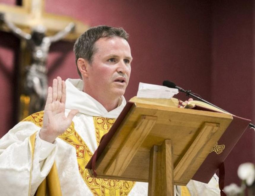Philip Mulryne (padre católico e frade dominicano): formado na turma de Beckham e Giggs em Old Trafford, abandonou os luxos materiais aos 31 anos; estudou teologia em Roma, foi ordenado sacerdote católico e adotou voto de pobreza
