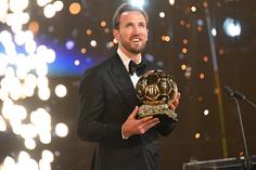 Bola de Ouro masculino: Harry Kane (Bayern/Inglaterra). foto: IMAGO)