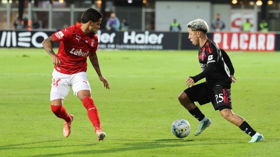 Prestianni com a bola - Foto: Benfica