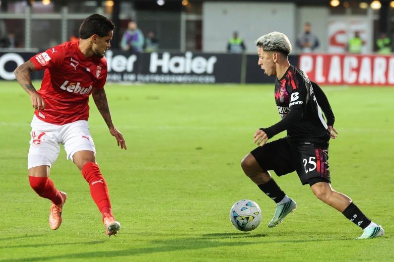 Prestianni com a bola - Foto: Benfica