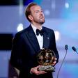Harry Kane com a Bola de Ouro (foto: EPA/TOLGA AKMEN)